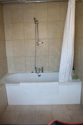  Image of 3 bedroom Apartment to rent in Mcmillan Street London SE8 at Deptford, SE8 3DL