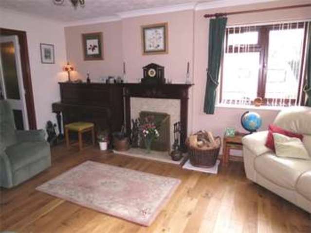  Image of 4 bedroom Detached house for sale in Gilbert Way Hailsham BN27 at Hailsham, BN27 3TW