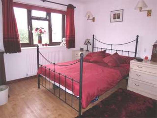  Image of 4 bedroom Detached house for sale in Gilbert Way Hailsham BN27 at Hailsham, BN27 3TW