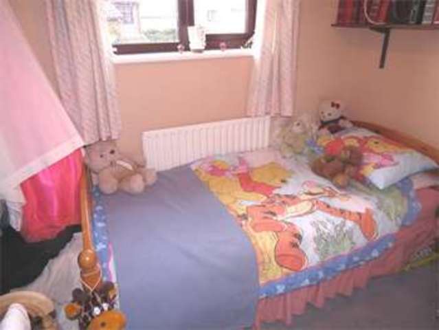  Image of 4 bedroom Detached house for sale in Gilbert Way Hailsham BN27 at Hailsham, BN27 3TW