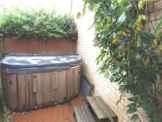  Image of 4 bedroom Detached house for sale in Gilbert Way Hailsham BN27 at Hailsham, BN27 3TW