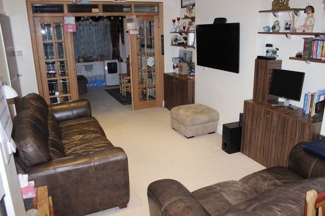  Image of 4 bedroom Semi-Detached house to rent in Girton Avenue London NW9 at Girton Avenue  London, NW9 9UD