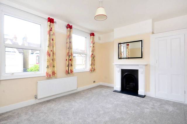  Image of 1 bedroom Flat for sale in Gladesmore Road London N15 at Gladesmore Road  Harringay, N15 6TL