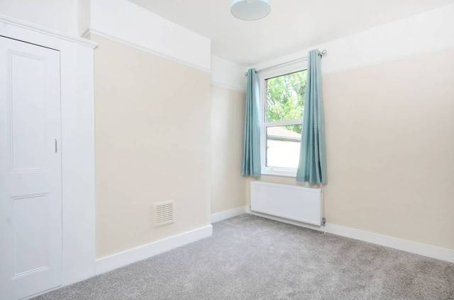  Image of 1 bedroom Flat for sale in Gladesmore Road London N15 at Gladesmore Road  Harringay, N15 6TL