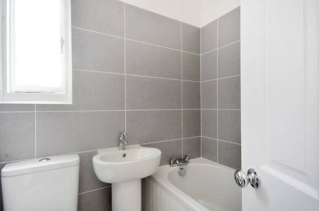  Image of 1 bedroom Flat for sale in Gladesmore Road London N15 at Gladesmore Road  Harringay, N15 6TL