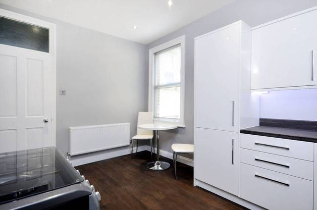  Image of 1 bedroom Flat for sale in Gladesmore Road London N15 at Gladesmore Road  Harringay, N15 6TL