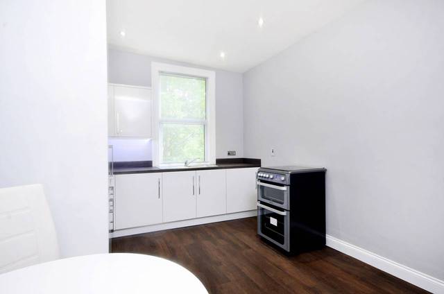  Image of 1 bedroom Flat for sale in Gladesmore Road London N15 at Gladesmore Road  Harringay, N15 6TL