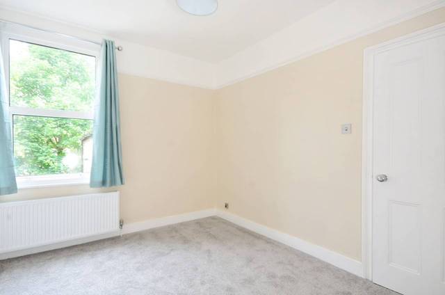  Image of 1 bedroom Flat for sale in Gladesmore Road London N15 at Gladesmore Road  Harringay, N15 6TL