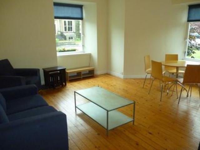  Image of 2 bedroom Flat to rent in Gladstone Place Stirling FK8 at Stirling  Stirling, FK8 2NN