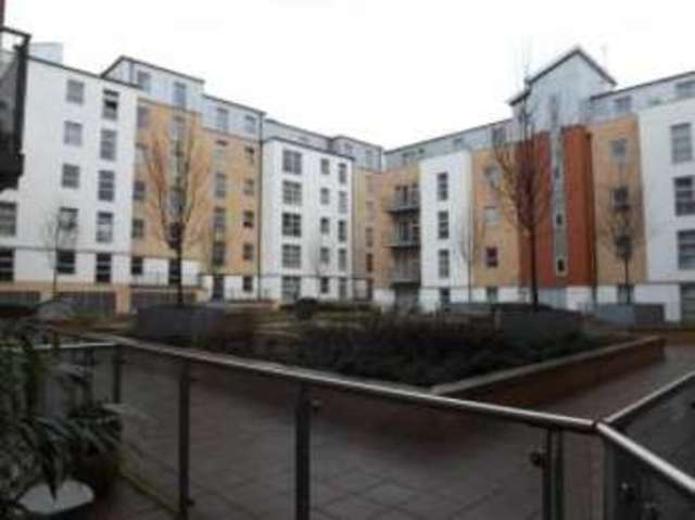  Image of 1 bedroom Flat for sale in Queen Mary Avenue London E18 at Queen Mary Avenue London South Woodford, E18 2FG