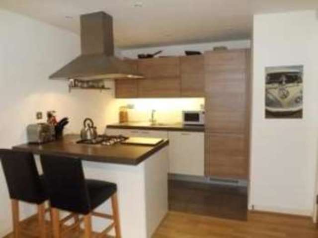  Image of 1 bedroom Flat for sale in Queen Mary Avenue London E18 at Queen Mary Avenue London South Woodford, E18 2FG
