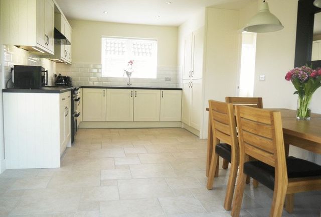  Image of 3 bedroom Bungalow for sale in Glebe Road Queniborough Leicester LE7 at Glebe Road  Queniborough, LE7 3FH