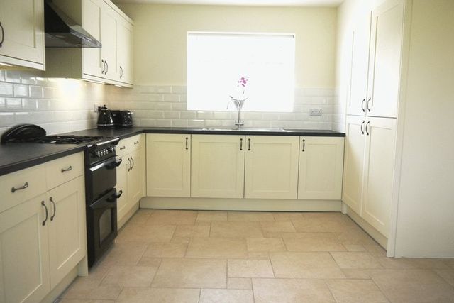  Image of 3 bedroom Bungalow for sale in Glebe Road Queniborough Leicester LE7 at Glebe Road  Queniborough, LE7 3FH