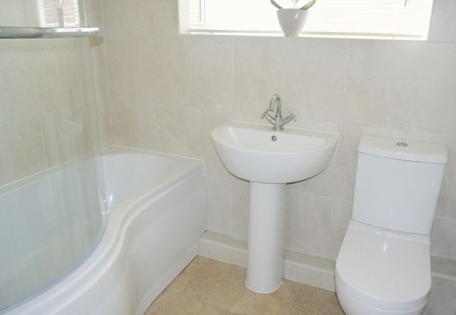  Image of 3 bedroom Bungalow for sale in Glebe Road Queniborough Leicester LE7 at Glebe Road  Queniborough, LE7 3FH