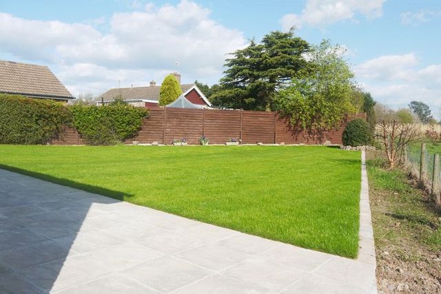  Image of 3 bedroom Bungalow for sale in Glebe Road Queniborough Leicester LE7 at Glebe Road  Queniborough, LE7 3FH