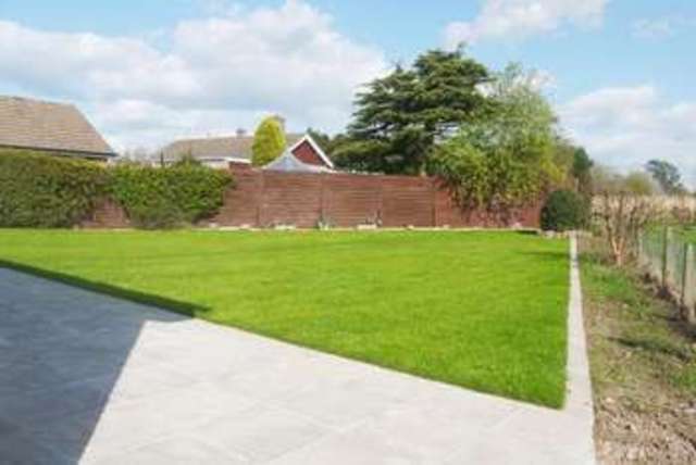  Image of 3 bedroom Bungalow for sale in Glebe Road Queniborough Leicester LE7 at Glebe Road  Queniborough, LE7 3FH