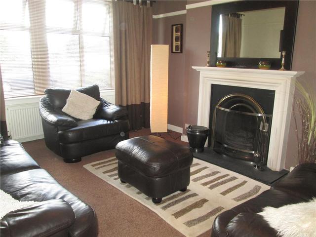 Image of 3 bedroom Semi-Detached house to rent in Gledstane Road Bishopton PA7 at Bishopton Renfrewshire Renfrewshire, PA7 5AU