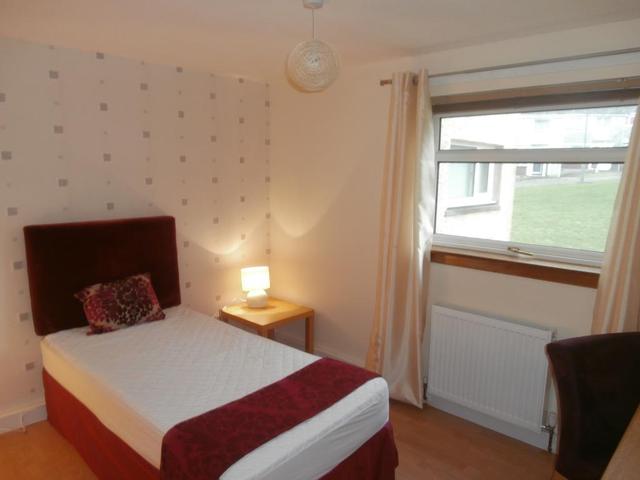  Image of 2 bedroom Flat to rent in Glen Nevis East Kilbride Glasgow G74 at East Kilbride South Lanarkshire South Lanarkshire, G74 2BJ