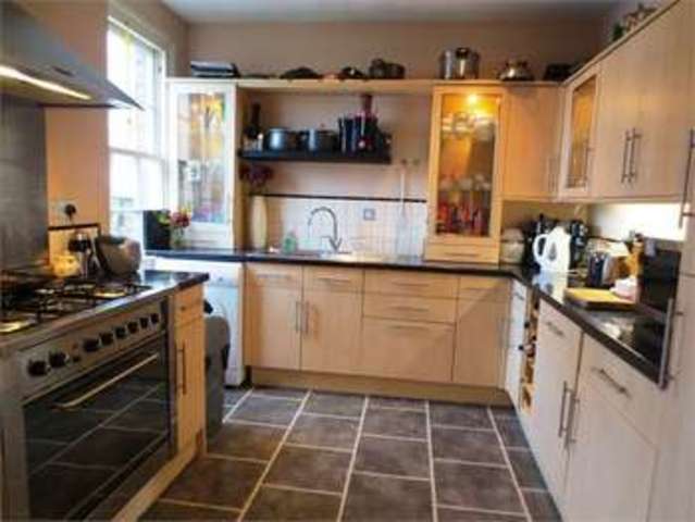  Image of 5 bedroom Apartment for sale in Glendale Gardens Leigh-on-Sea SS9 at Glendale Gardens Leigh on sea Leigh-on-Sea, SS9 2AY
