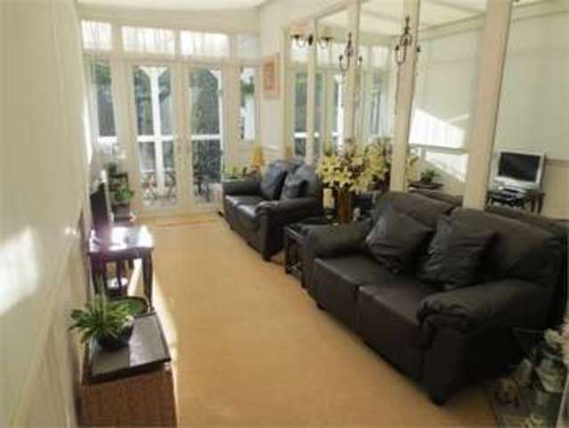  Image of 3 bedroom Terraced house for sale in Glendale Gardens Leigh-on-Sea SS9 at Glendale gardens Leigh on sea Leigh-on-Sea, SS9 2AS