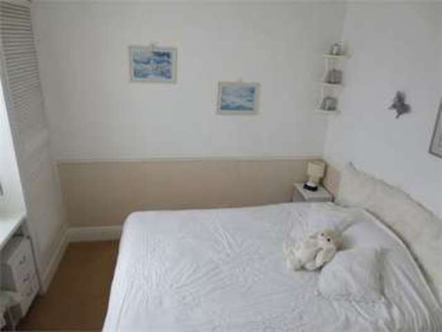  Image of 3 bedroom Terraced house for sale in Glendale Gardens Leigh-on-Sea SS9 at Glendale gardens Leigh on sea Leigh-on-Sea, SS9 2AS