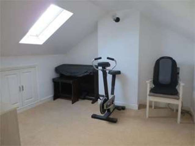  Image of 3 bedroom Terraced house for sale in Glendale Gardens Leigh-on-Sea SS9 at Glendale gardens Leigh on sea Leigh-on-Sea, SS9 2AS