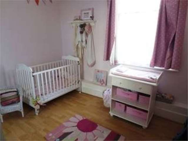  Image of 2 bedroom Apartment for sale in Glendale Gardens Leigh-on-Sea SS9 at Glendale gardens Leigh on sea Leigh-on-Sea, SS9 2AY