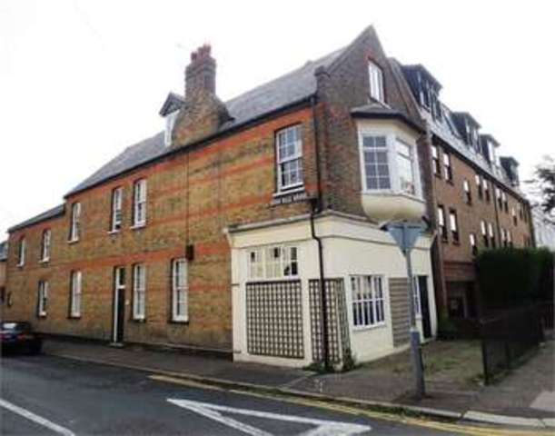  Image of 8 bedroom Town House for sale in Glendale Gardens Leigh-on-Sea SS9 at Glendale gardens Leigh on sea Leigh-on-Sea, SS9 2AY