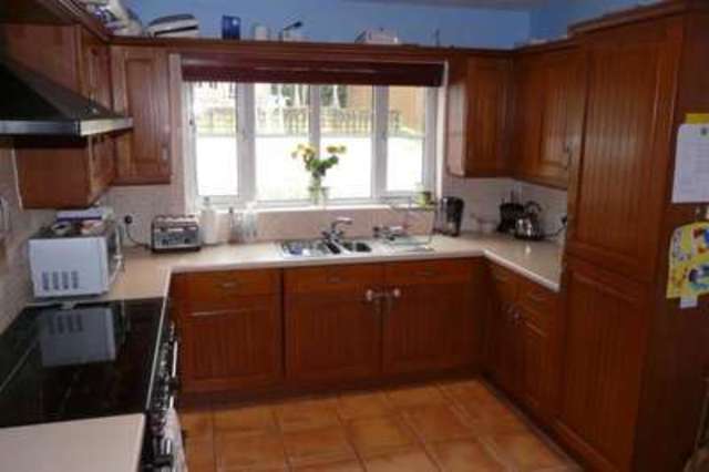  Image of 5 bedroom Detached house for sale in Glenholme Park Clayton Bradford BD14 at Clayton Bradford Clayton, BD14 6NF