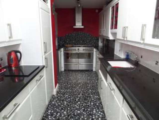  Image of 3 bedroom Terraced house to rent in Glenwoods Newport Pagnell MK16 at Newport Pagnell, MK16 0NE