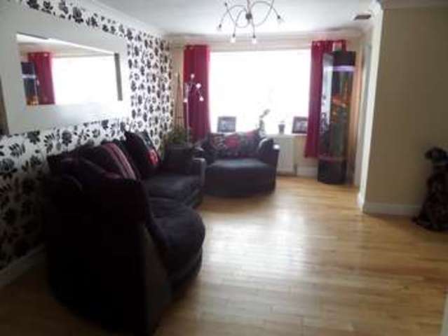  Image of 3 bedroom Terraced house to rent in Glenwoods Newport Pagnell MK16 at Newport Pagnell, MK16 0NE