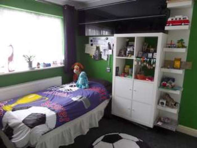  Image of 3 bedroom Terraced house to rent in Glenwoods Newport Pagnell MK16 at Newport Pagnell, MK16 0NE