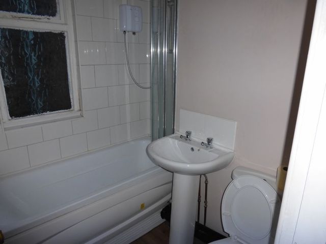  Image of 3 bedroom Terraced house to rent in Gloucester Road Bootle L20 at Gloucester Road  Bootle, L20 9AN