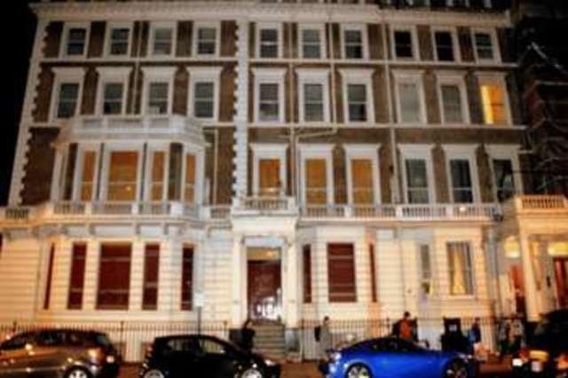  Image of 2 bedroom Flat to rent in Gloucester Road London SW7 at Gloucester Road  South Kensington, SW7 4RH