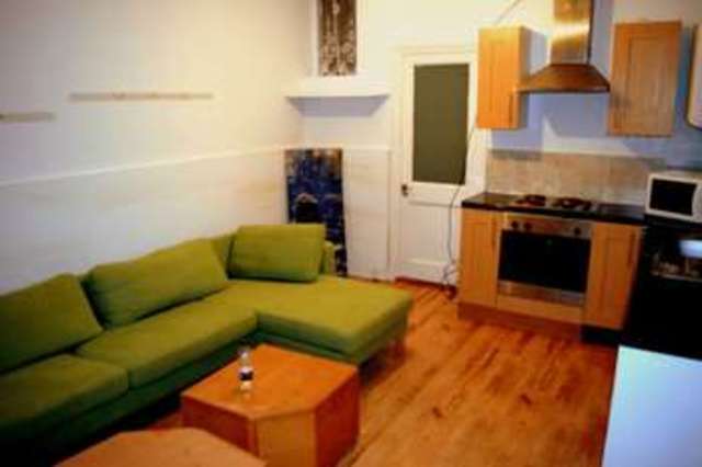  Image of 2 bedroom Flat to rent in Gloucester Road London SW7 at Gloucester Road  South Kensington, SW7 4RH