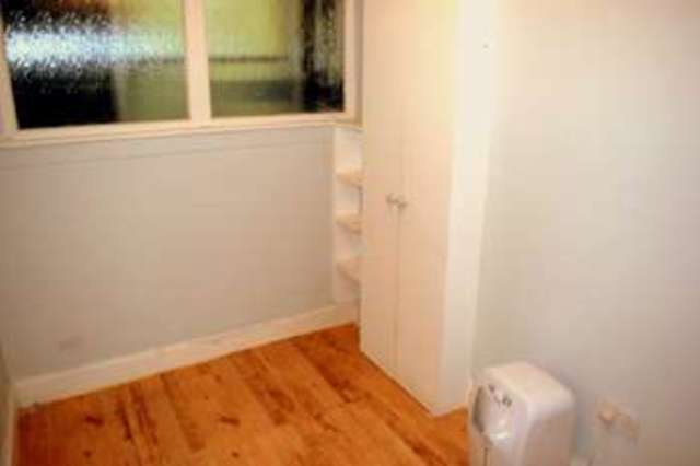  Image of 2 bedroom Flat to rent in Gloucester Road London SW7 at Gloucester Road  South Kensington, SW7 4RH