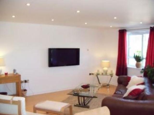  Image of 2 bedroom Flat to rent in Gloucester Square Southampton SO14 at Gloucester Square  Southampton, SO14 2GJ