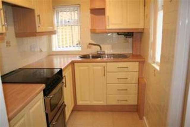  Image of 2 bedroom Property to rent in Gloucester Street Taunton TA1 at Taunton, TA1 1TA