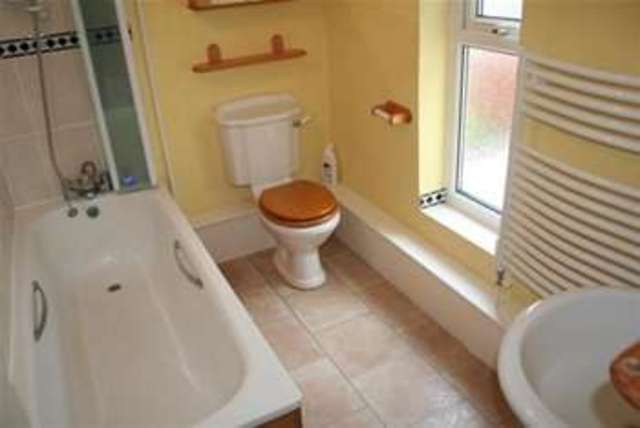  Image of 2 bedroom Property to rent in Gloucester Street Taunton TA1 at Taunton, TA1 1TA