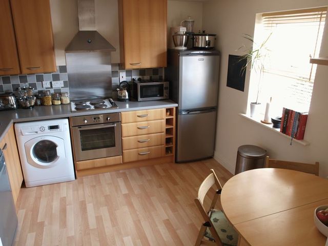  Image of 2 bedroom Flat for sale in Goldstraw Lane Balderton Newark NG24 at Goldstraw Lane Fernwood Newark, NG24 3FF