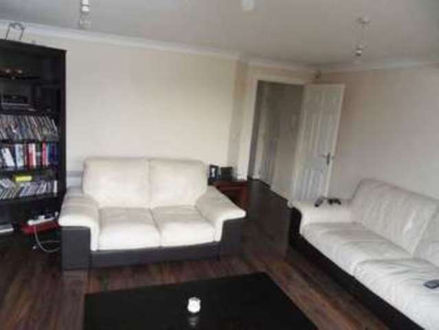  Image of 2 bedroom Flat to rent in Goodhall Close Stanmore HA7 at Goodhall Close  Stanmore, HA7 4FR