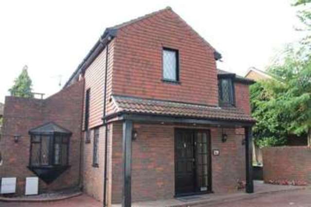  Image of 4 bedroom Detached house to rent in Gordon Avenue Stanmore HA7 at Gordon Avenue  Stanmore, HA7 3QQ
