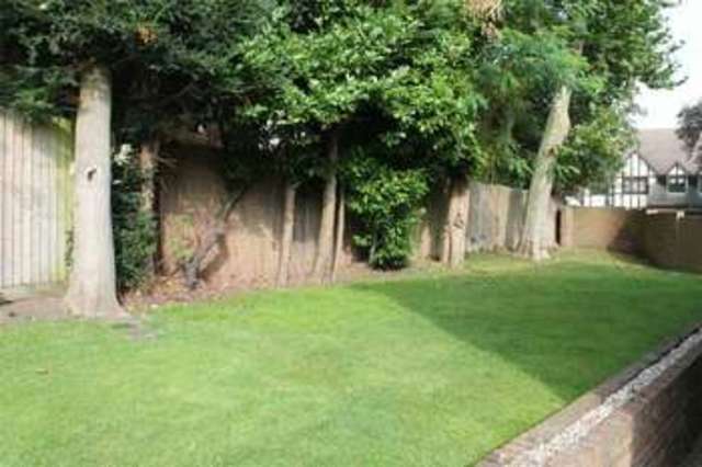  Image of 4 bedroom Detached house to rent in Gordon Avenue Stanmore HA7 at Gordon Avenue  Stanmore, HA7 3QQ