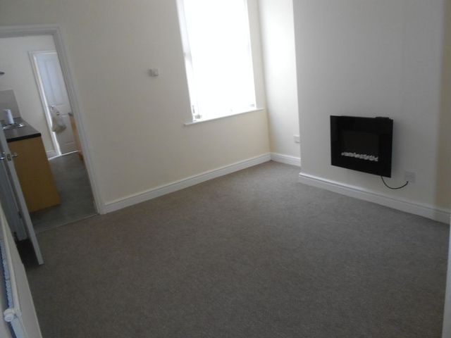  Image of 2 bedroom Terraced house to rent in Gordon Street Burslem Stoke-on-Trent ST6 at Gordon Street Burslem Stoke-On-Trent, ST6 1ES