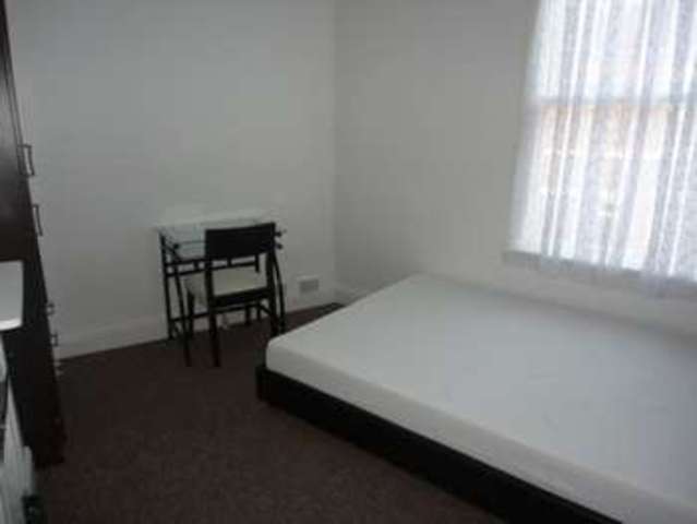  Image of 5 bedroom Terraced house to rent in Gordon Street Coventry CV1 at Earlsdon Coventry Coventry, CV1 3ET