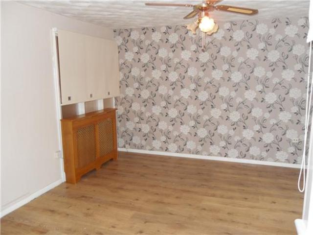  Image of 3 bedroom Flat to rent in Gorget Quadrant Glasgow G13 at Knightswood Glasgow Glasgow, G13 2AQ
