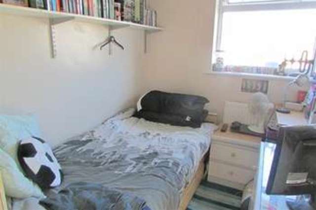  Image of 3 bedroom Semi-Detached house for sale in Goss Drive Street BA16 at Street, BA16 0RR