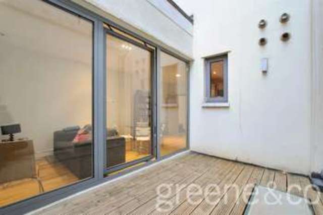  Image of 2 bedroom Flat to rent in Goswell Road London EC1V at Old Street  Goswell Road, EC1V 7DB