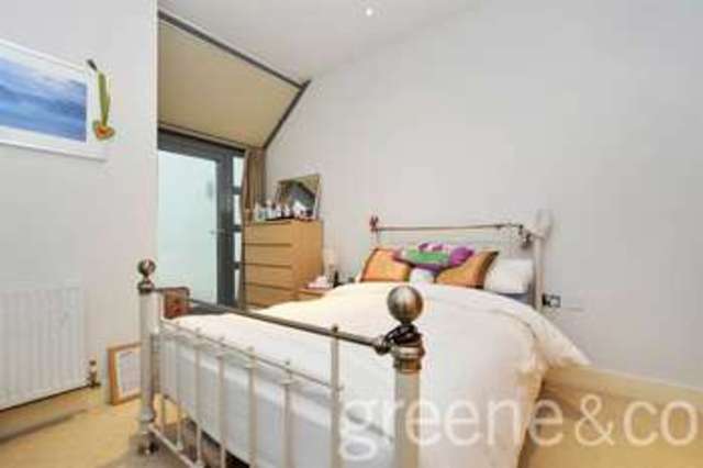 Image of 2 bedroom Flat to rent in Goswell Road London EC1V at Old Street  Goswell Road, EC1V 7DB