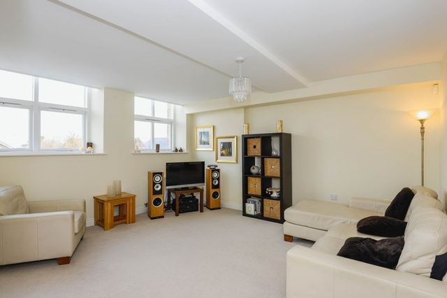  Image of 2 bedroom Flat for sale in Grammar School Court Ormskirk L39 at Grammar School Court  Ormskirk, L39 4PY